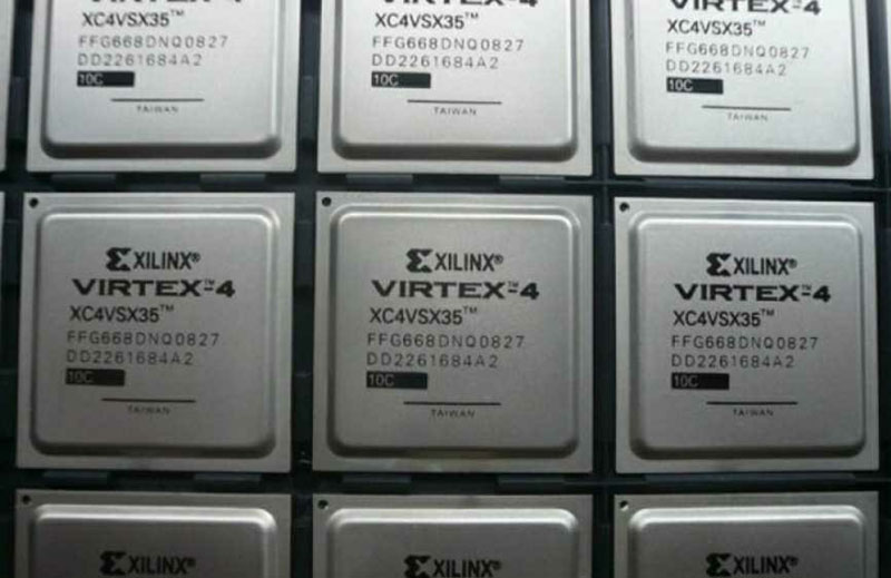 XC4VSX35-10FFG668C 1