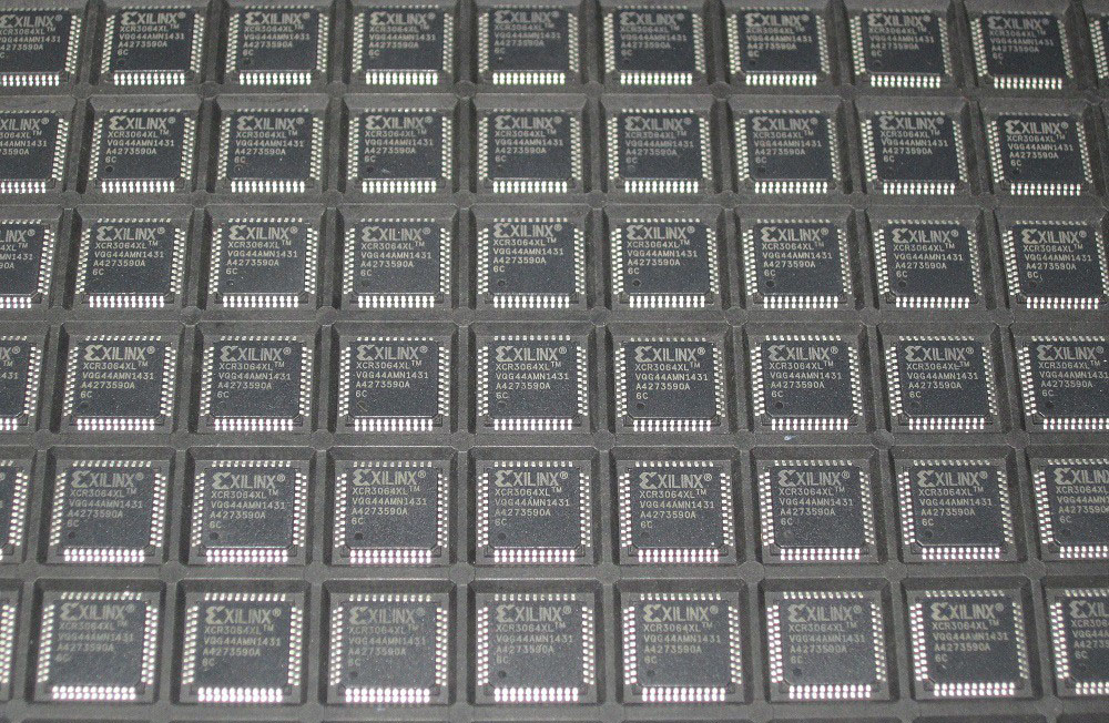 XCR3064XL-6VQG44C 1